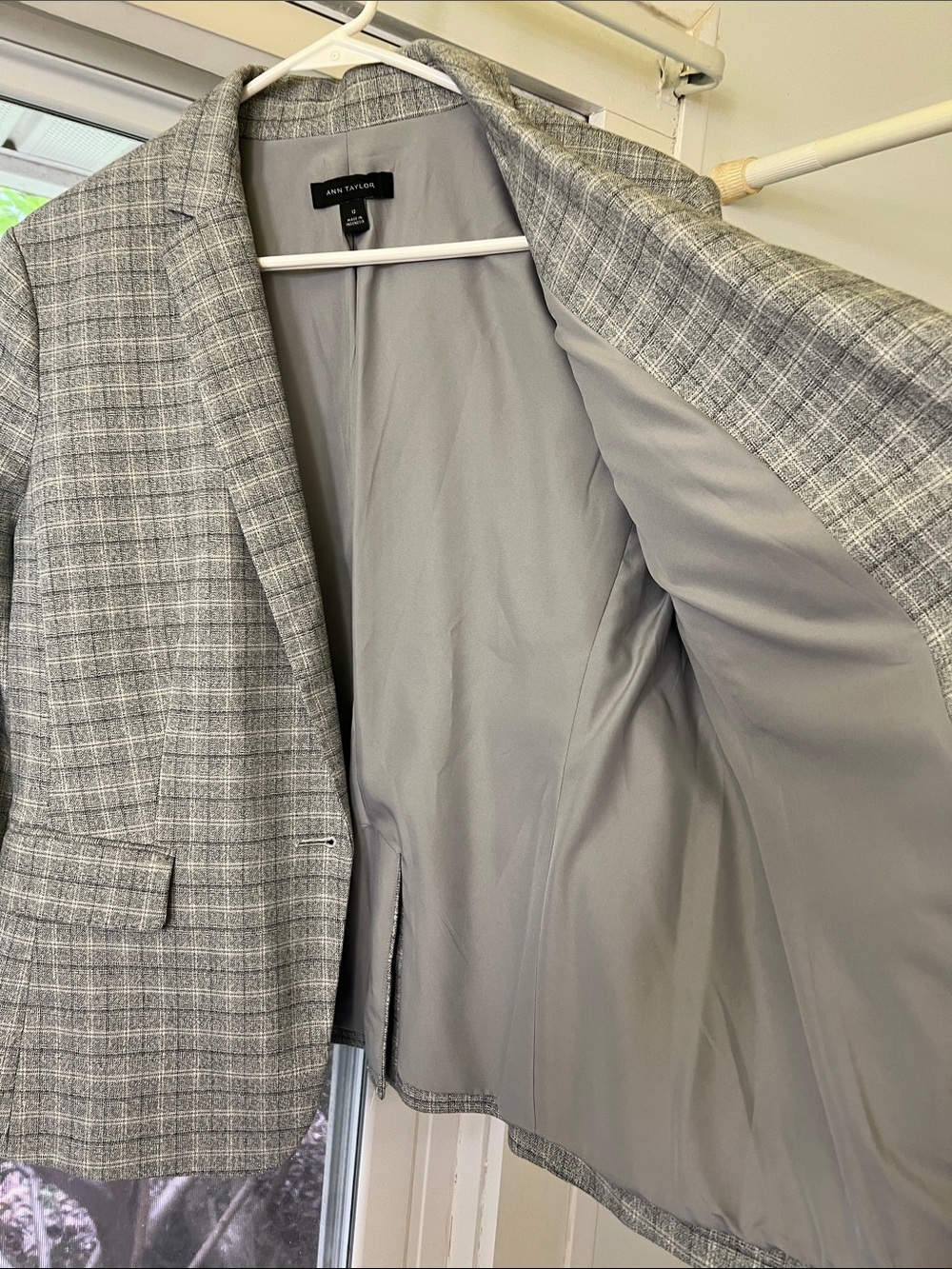 Ann Taylor Gray Plaid Notch-Lapel Blazer - Picture 5 of 5